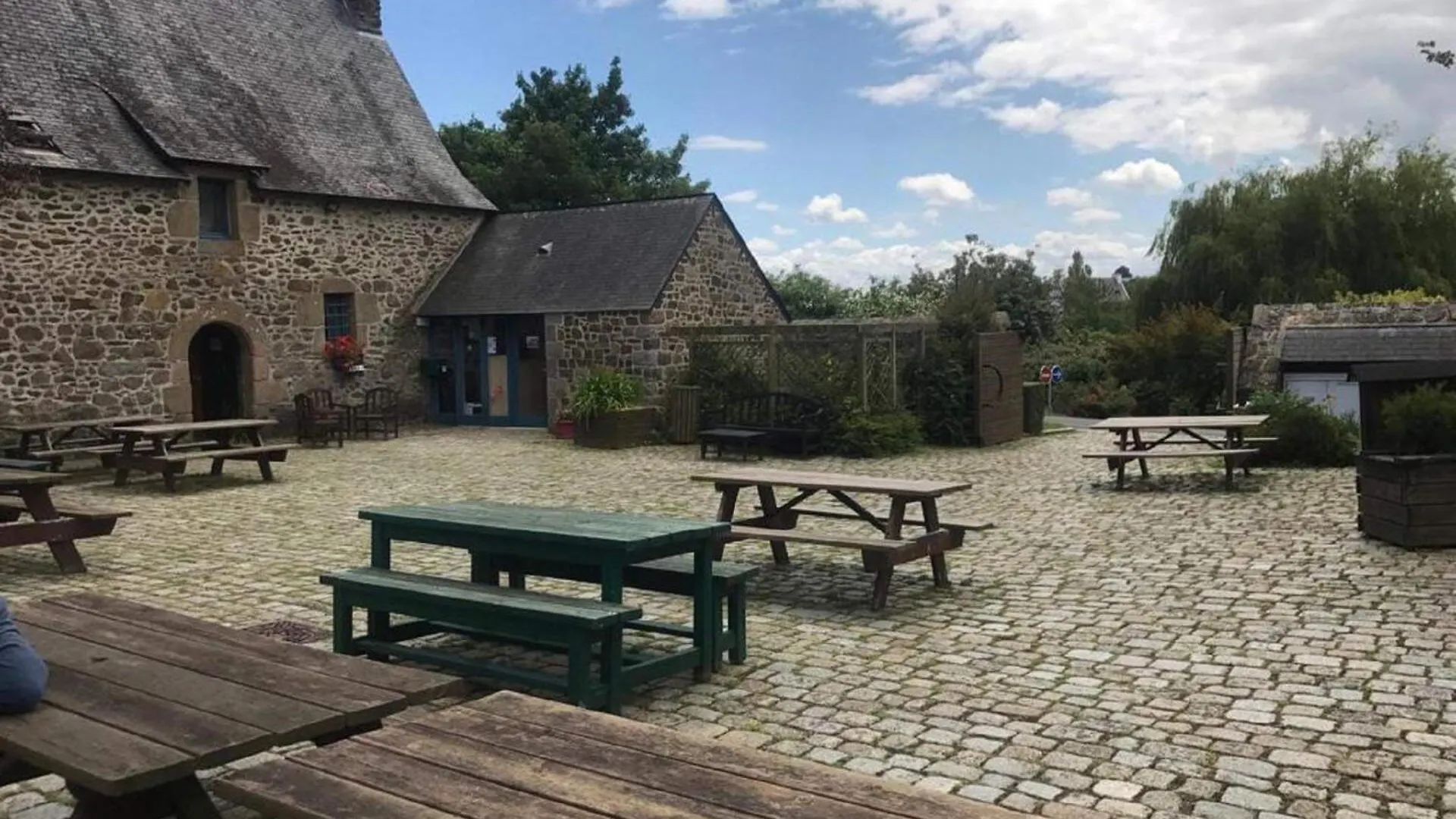 Hostel Auberge de Jeunesse HI Saint-Brieuc