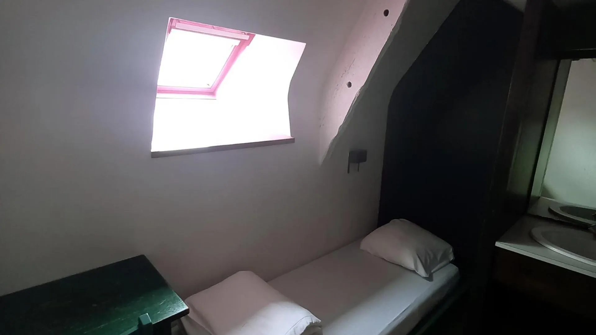 Hostel Auberge de Jeunesse HI Saint-Brieuc