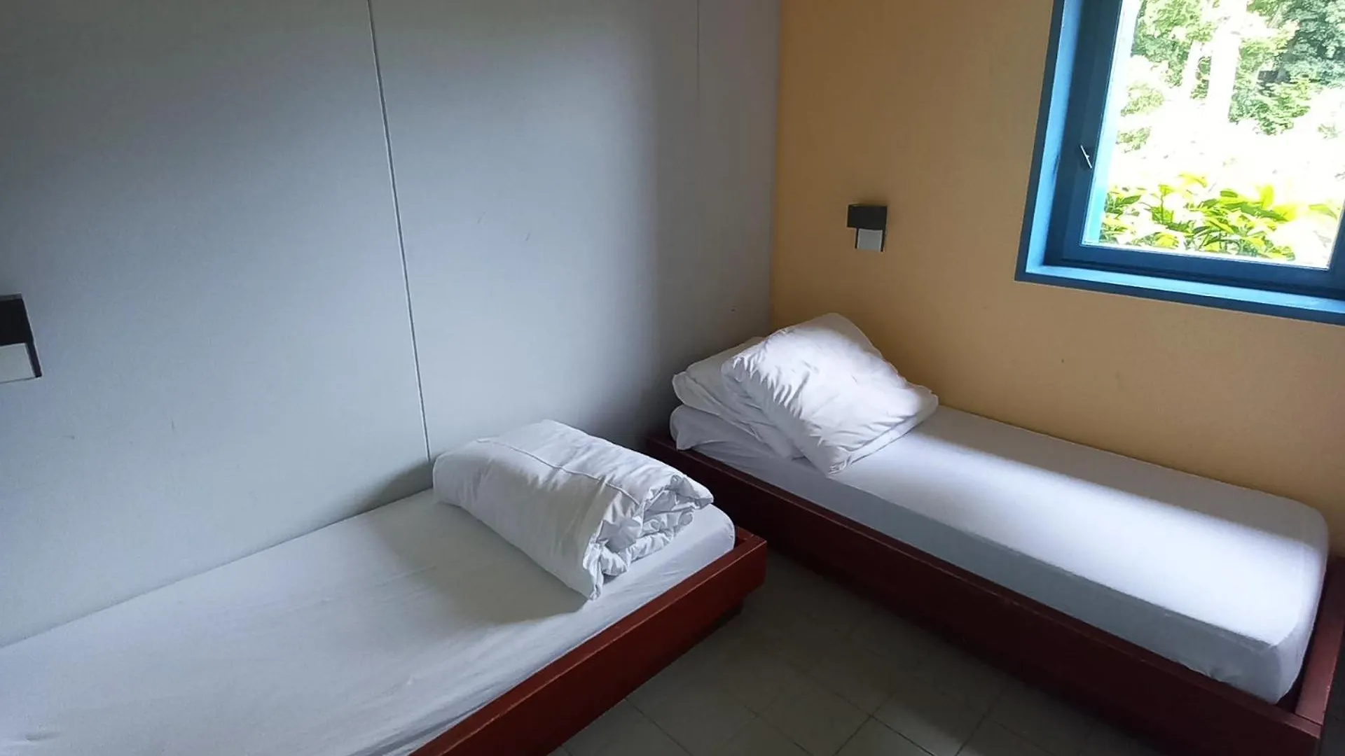 Auberge de Jeunesse HI Saint-Brieuc Hostel